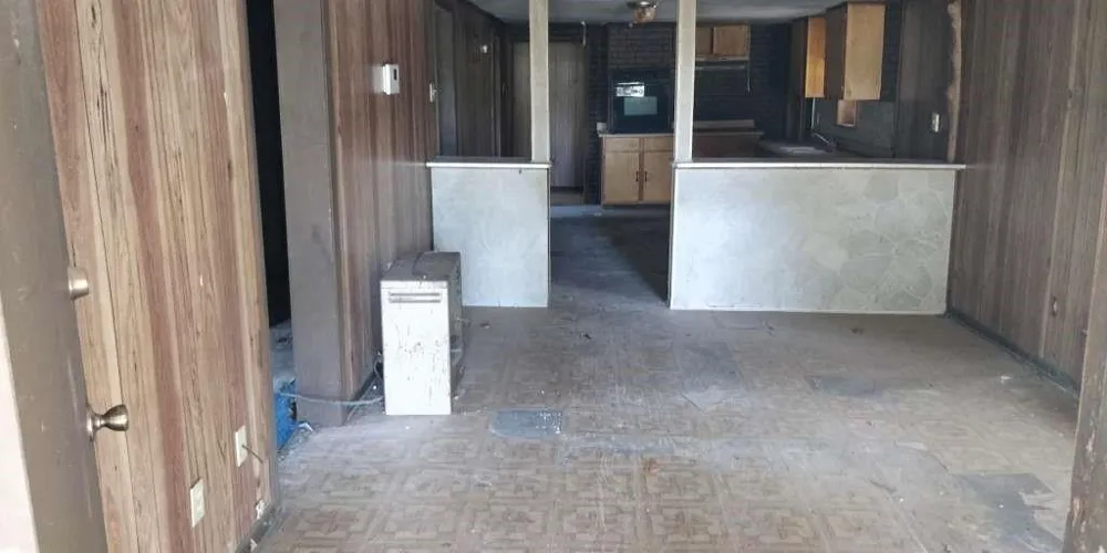 616 Post Oak Street Grapeland, TX 75844