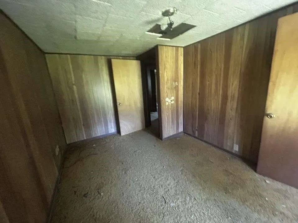 616 Post Oak Street Grapeland, TX 75844