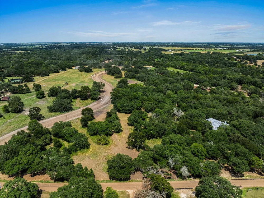 Drake Lane-Lot 4 Round Top, TX 78954