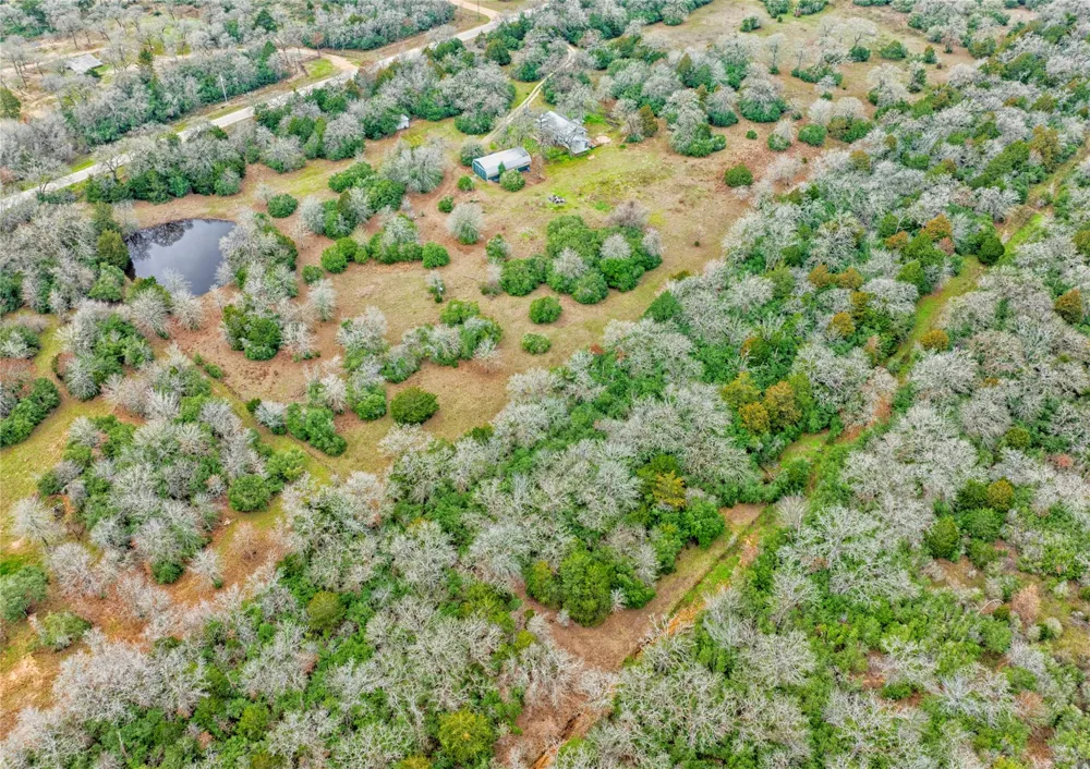 5100 Wood Duck Drive Waelder, TX 78959