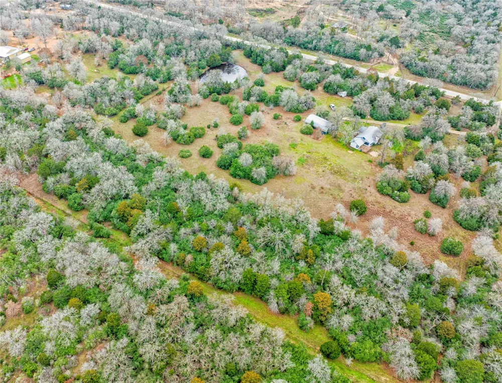5100 Wood Duck Drive Waelder, TX 78959