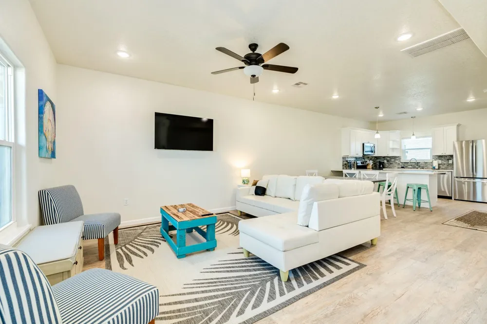 917 Blue Water Hwy Surfside Beach, TX 77541