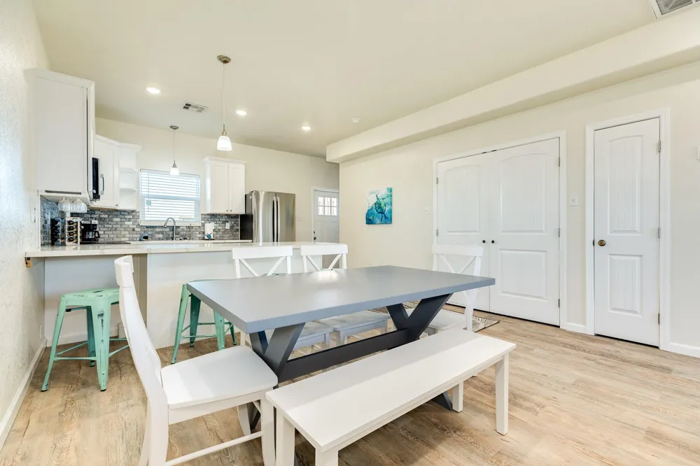 917 Blue Water Hwy Surfside Beach, TX 77541