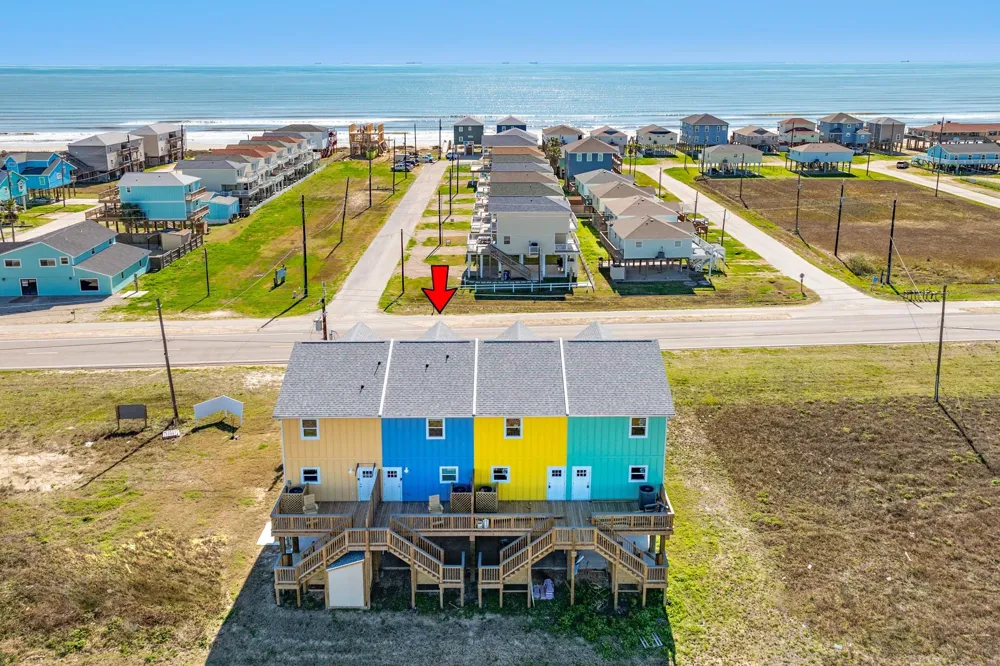 917 Blue Water Hwy Surfside Beach, TX 77541