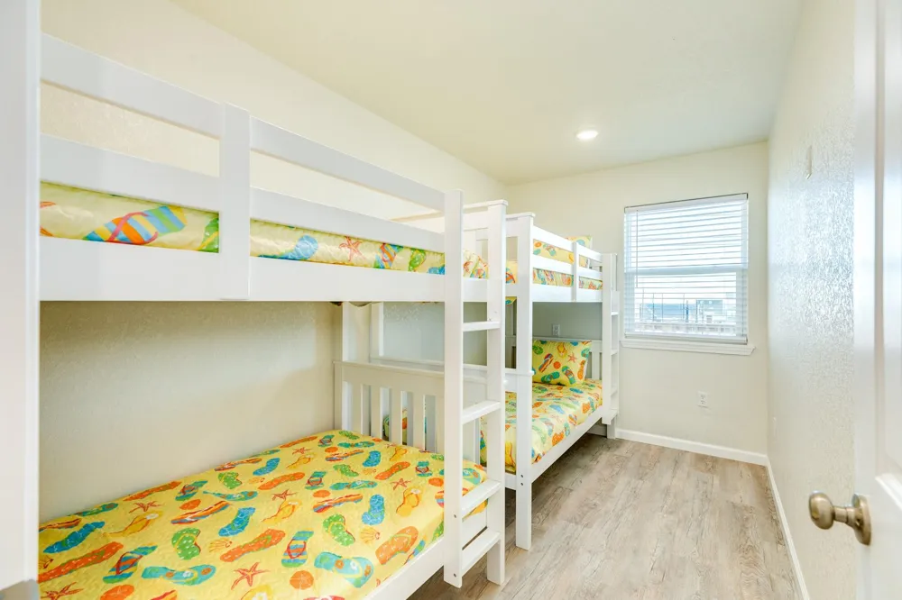 917 Blue Water Hwy Surfside Beach, TX 77541