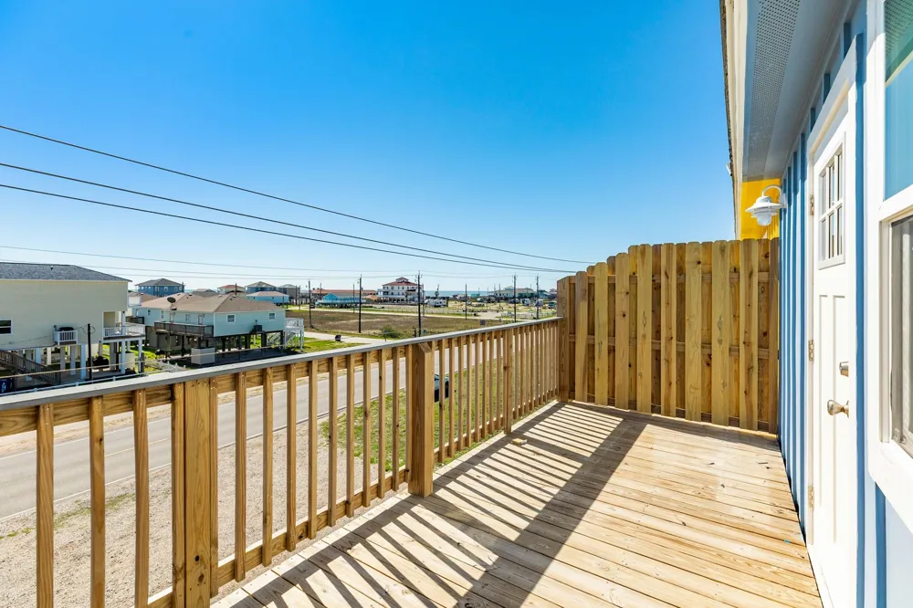 917 Blue Water Hwy Surfside Beach, TX 77541