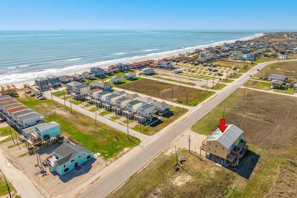 917 Blue Water Hwy Surfside Beach, TX 77541