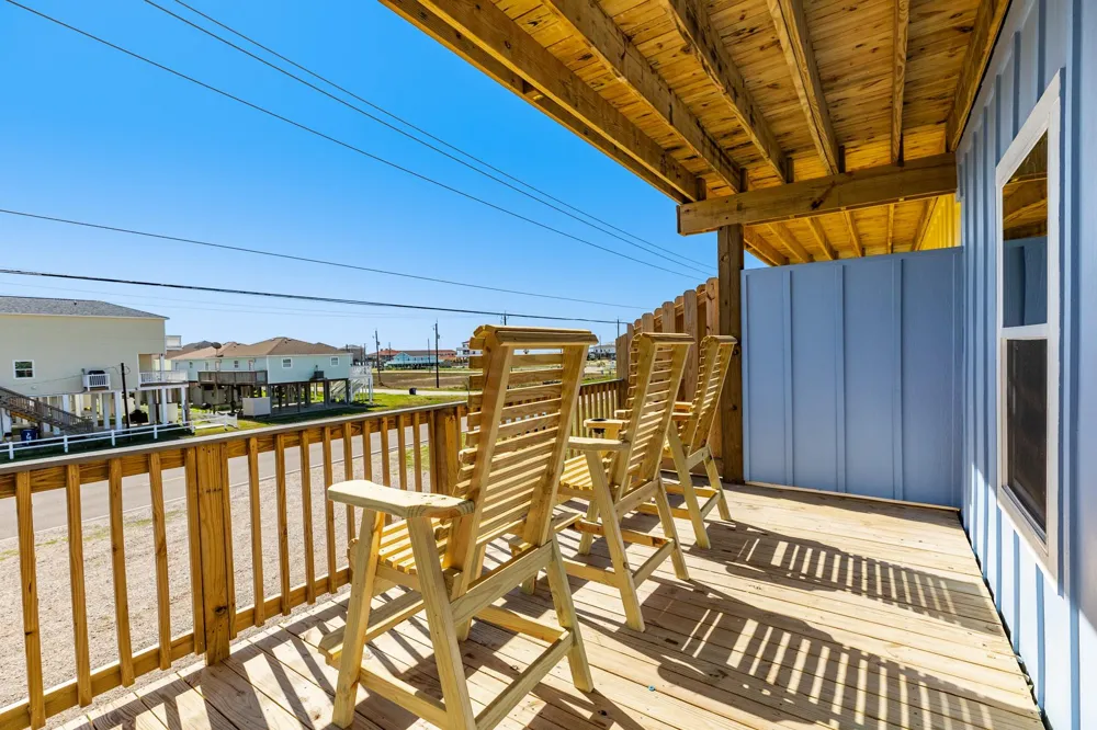 917 Blue Water Hwy Surfside Beach, TX 77541