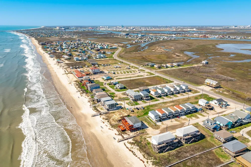 917 Blue Water Hwy Surfside Beach, TX 77541