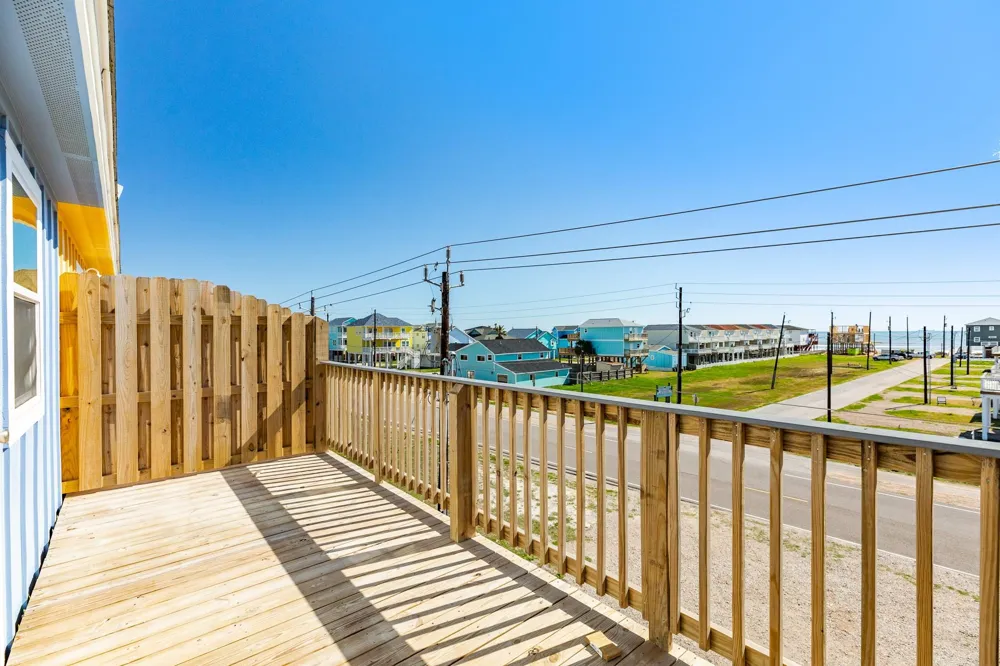 917 Blue Water Hwy Surfside Beach, TX 77541
