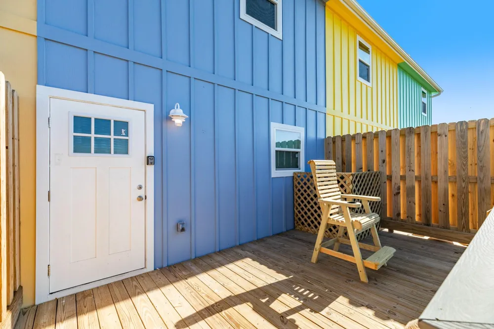 917 Blue Water Hwy Surfside Beach, TX 77541