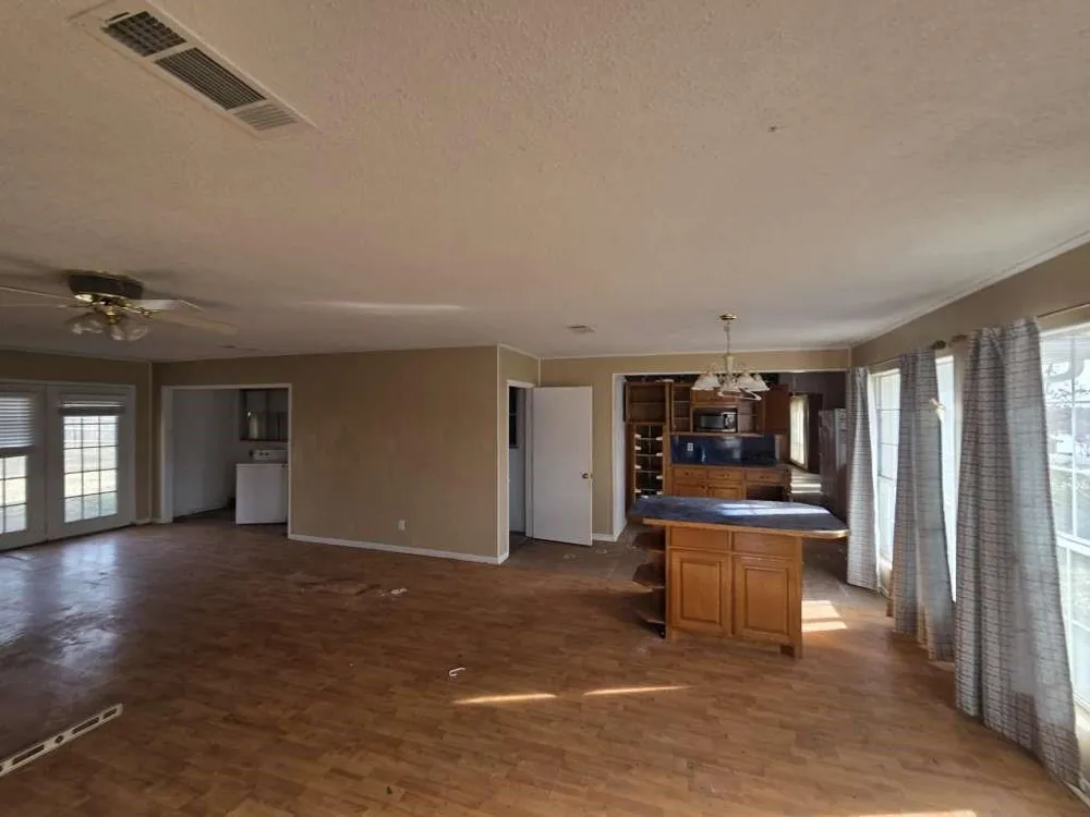 422 Navajo Trail Gainesville, TX 76240