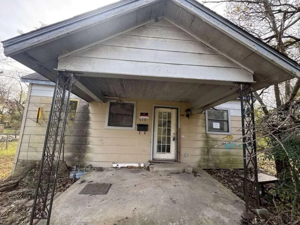 514 E 5th Street Bonham, TX 75418