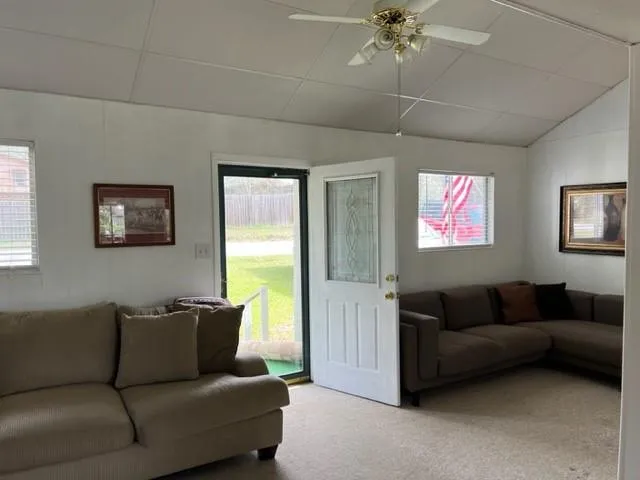 29 Thomas Lake Road Riverside, TX 77367