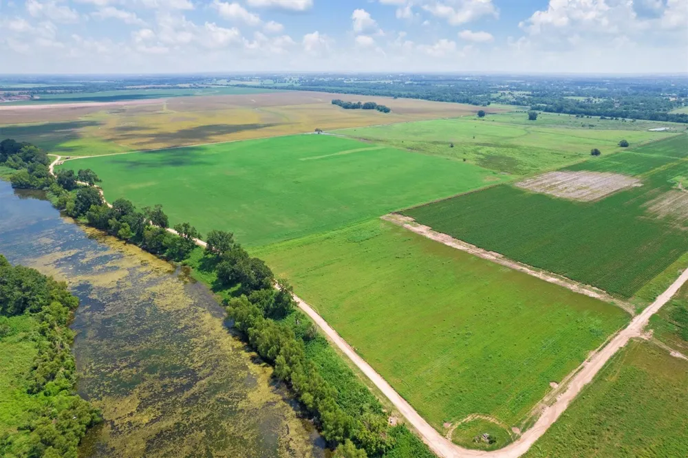 County Road 327 Navasota, TX 77868