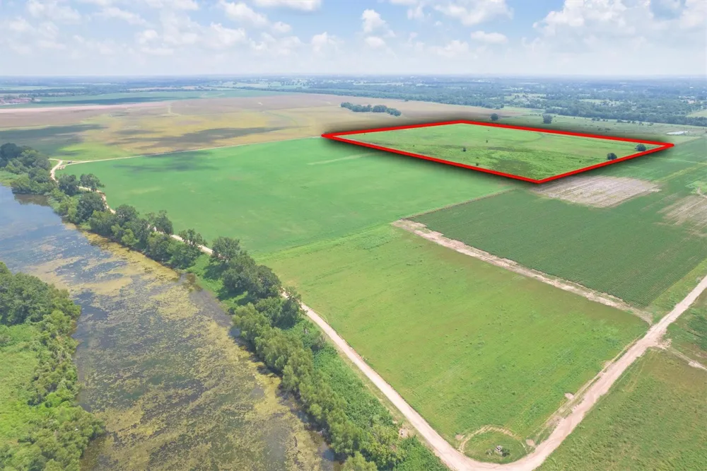 County Road 327 Navasota, TX 77868