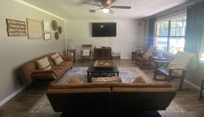 9743 Westbend Orange, TX 77632