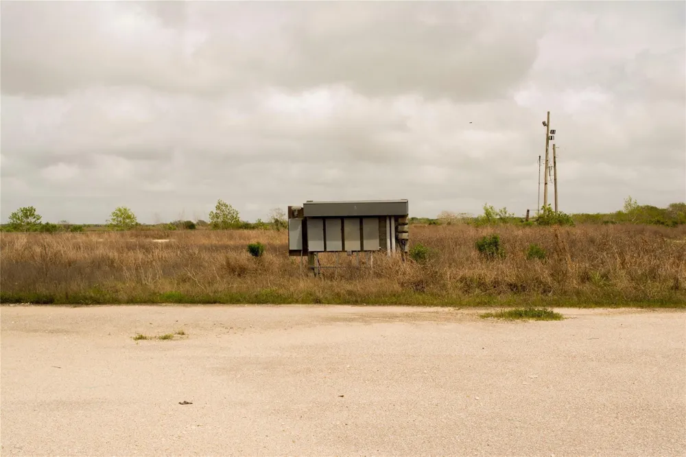 27250 Fm 2004 Angleton, TX 77515