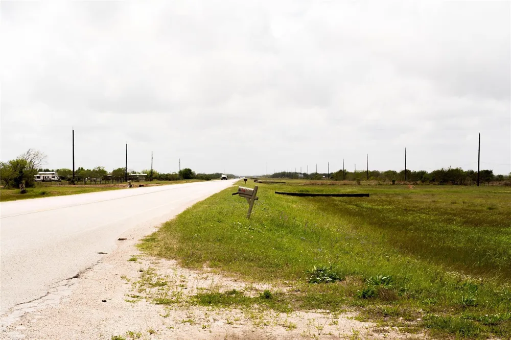 27250 Fm 2004 Angleton, TX 77515
