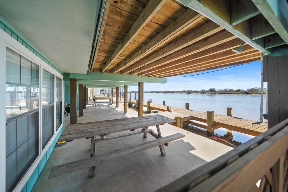 4258 Fm 2031 Beach Road Matagorda, TX 77457