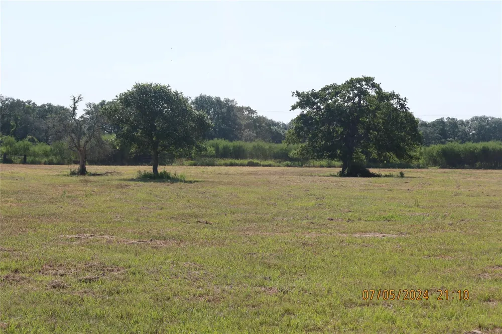 1046 Railhead Road Columbus, TX 78934
