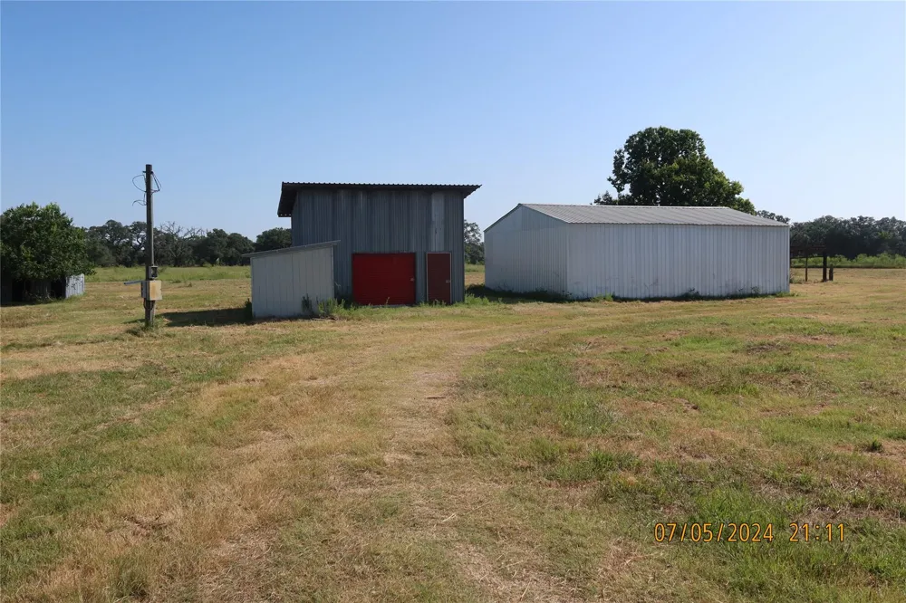 1046 Railhead Road Columbus, TX 78934