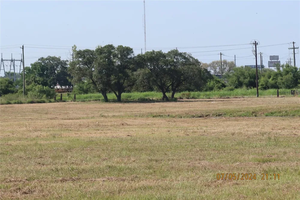 1046 Railhead Road Columbus, TX 78934