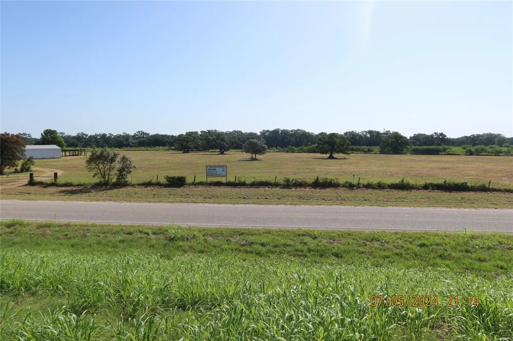 1046 Railhead Road Columbus, TX 78934