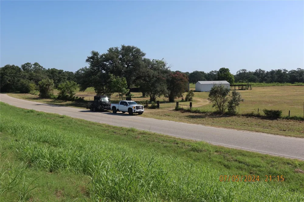 1046 Railhead Road Columbus, TX 78934