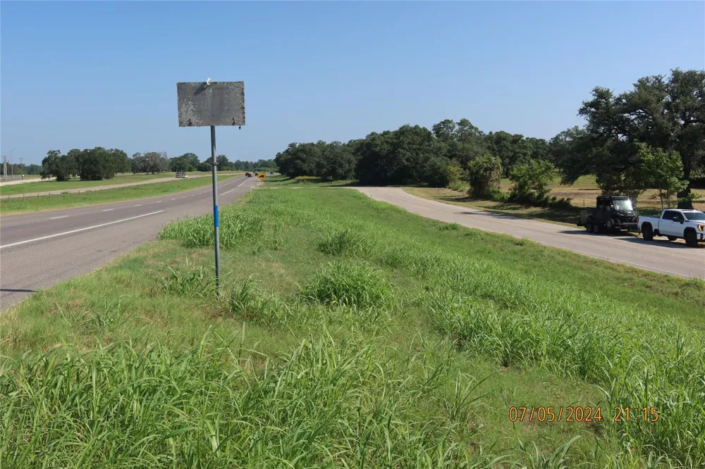 1046 Railhead Road Columbus, TX 78934