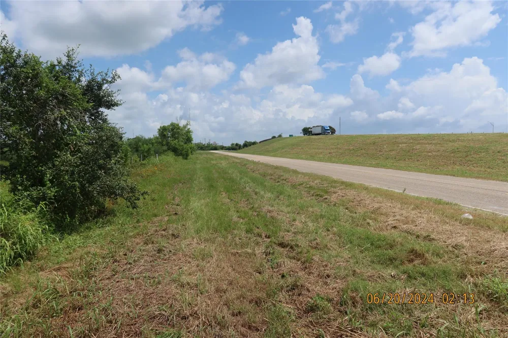 1046 Railhead Road Columbus, TX 78934