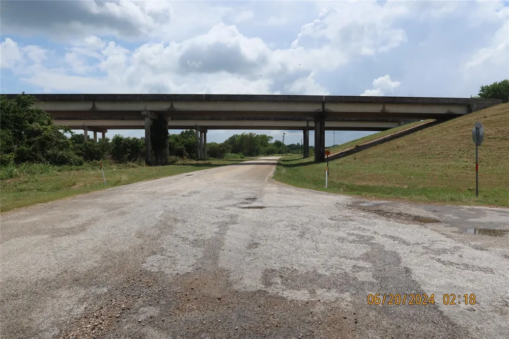 1046 Railhead Road Columbus, TX 78934