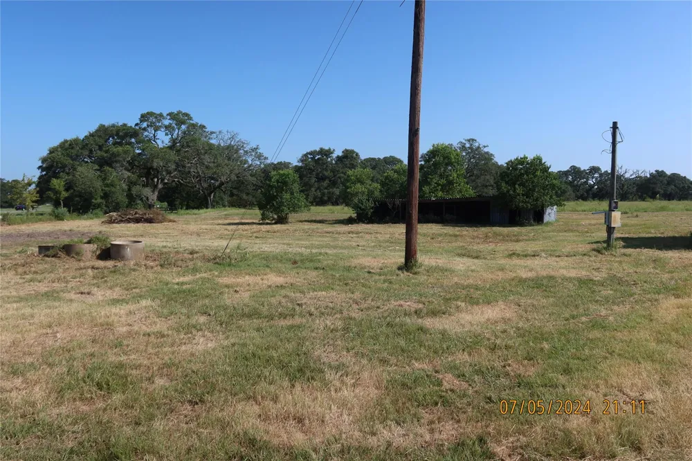 1046 Railhead Road Columbus, TX 78934