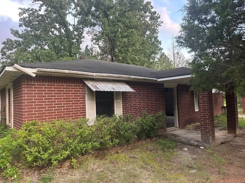 786 County Road 4070 Bon Wier, TX 75928
