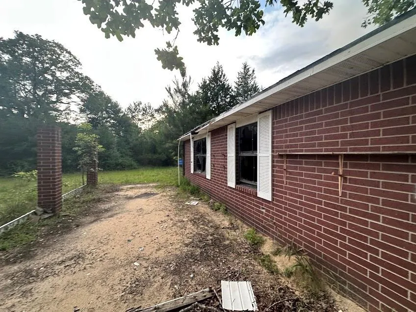 786 County Road 4070 Bon Wier, TX 75928