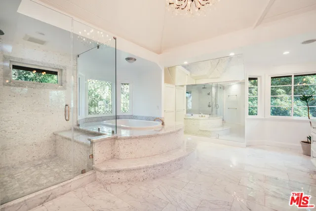 1509 STONE CANYON ROAD Bel Air, CA 90077