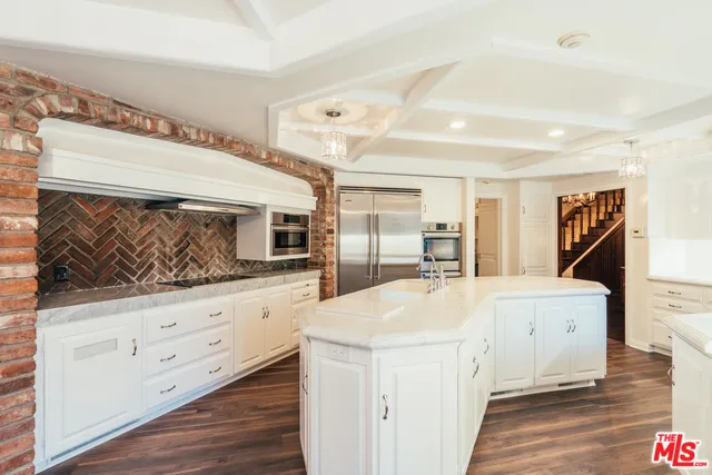 1509 STONE CANYON ROAD Bel Air, CA 90077