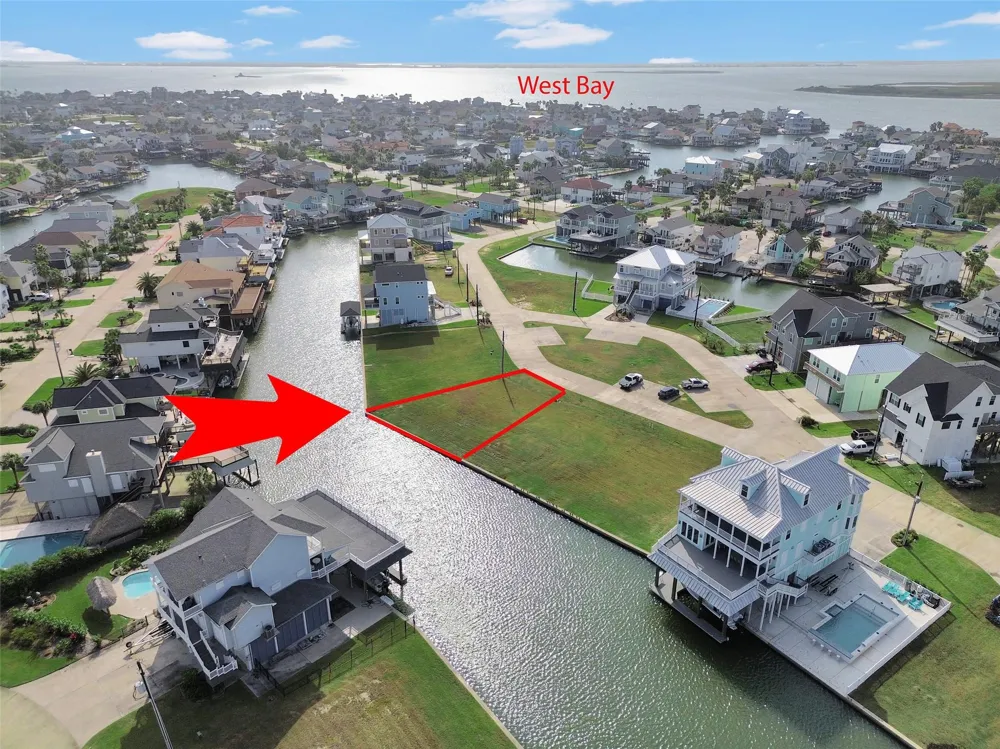 502 Neptune Circle Tiki Island, TX 77554