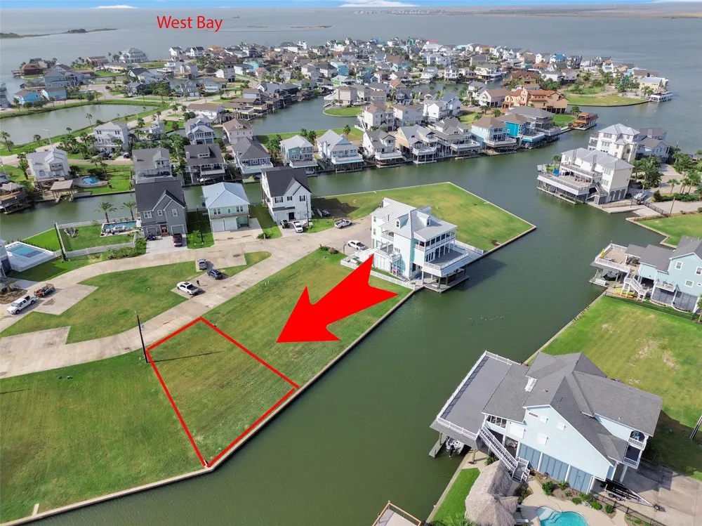 502 Neptune Circle Tiki Island, TX 77554