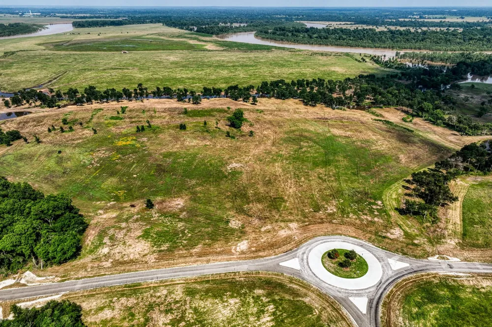 6164 Brazos Bow Way Washington, TX 77880