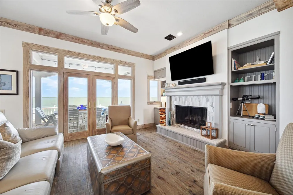 139 Isles End Road Tiki Island, TX 77554