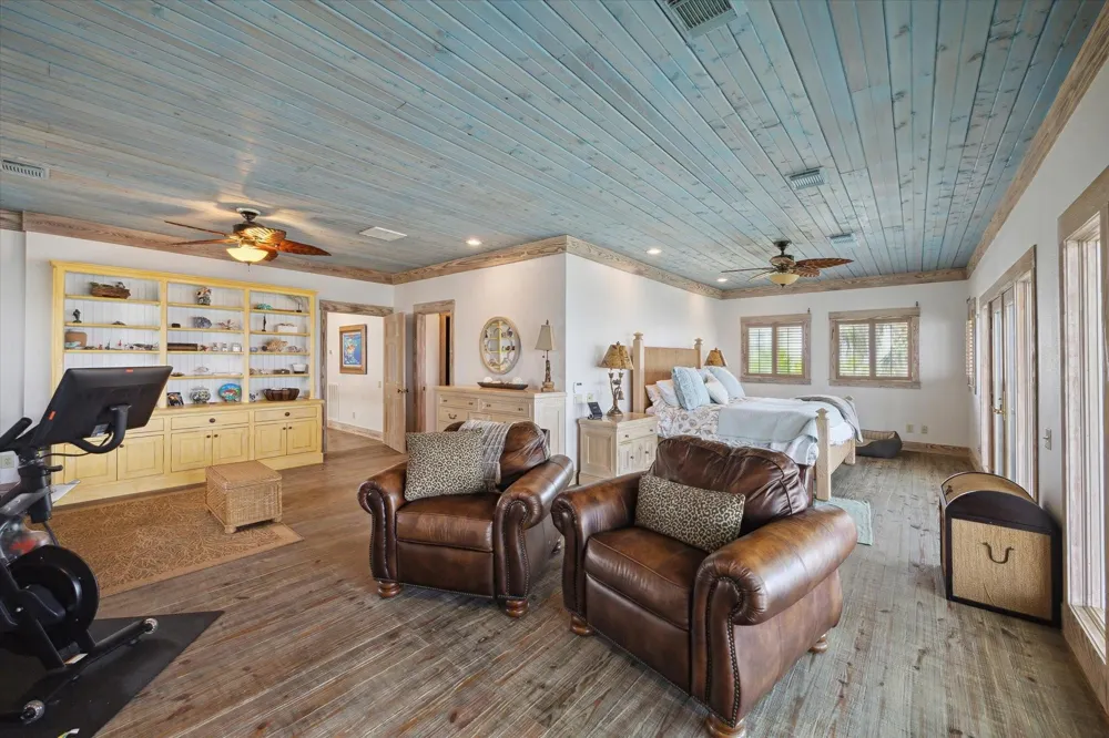 139 Isles End Road Tiki Island, TX 77554