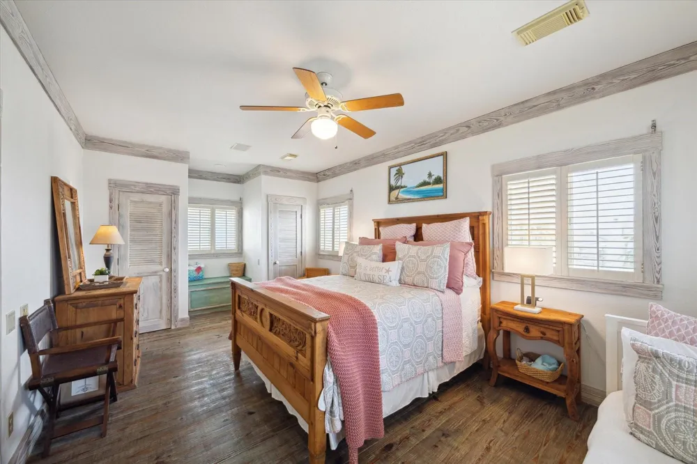 139 Isles End Road Tiki Island, TX 77554