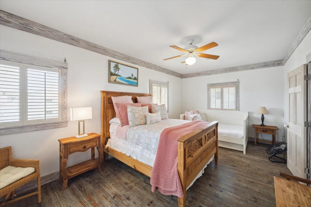 139 Isles End Road Tiki Island, TX 77554