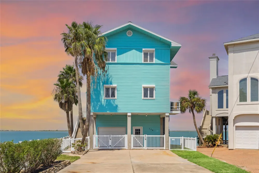 139 Isles End Road Tiki Island, TX 77554
