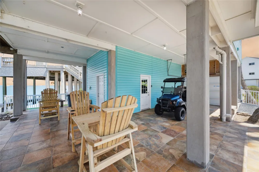139 Isles End Road Tiki Island, TX 77554