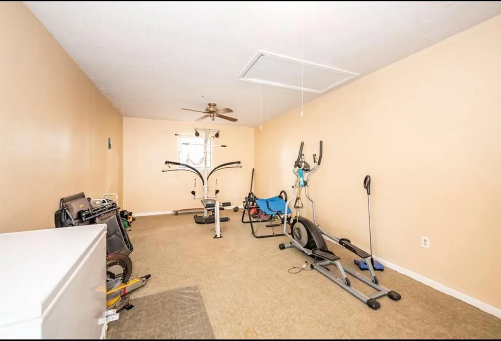 464 River Road Angleton, TX 77515