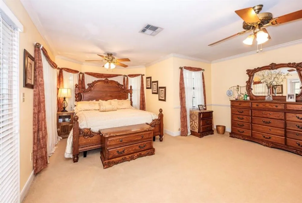 464 River Road Angleton, TX 77515
