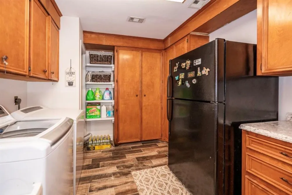 464 River Road Angleton, TX 77515