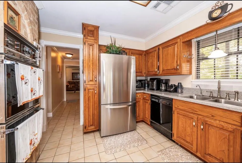 464 River Road Angleton, TX 77515